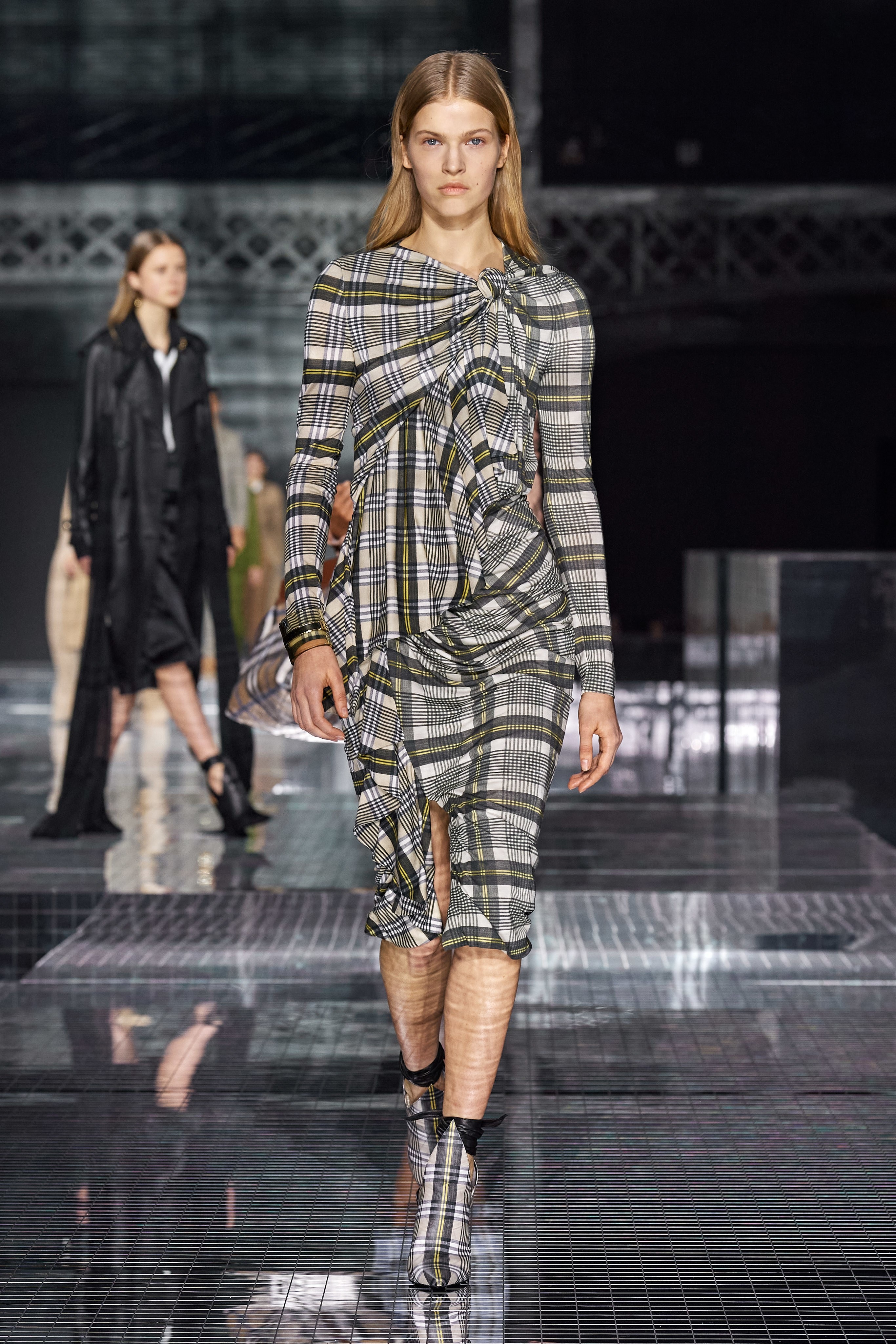 kendall jenner mac ho anh 12