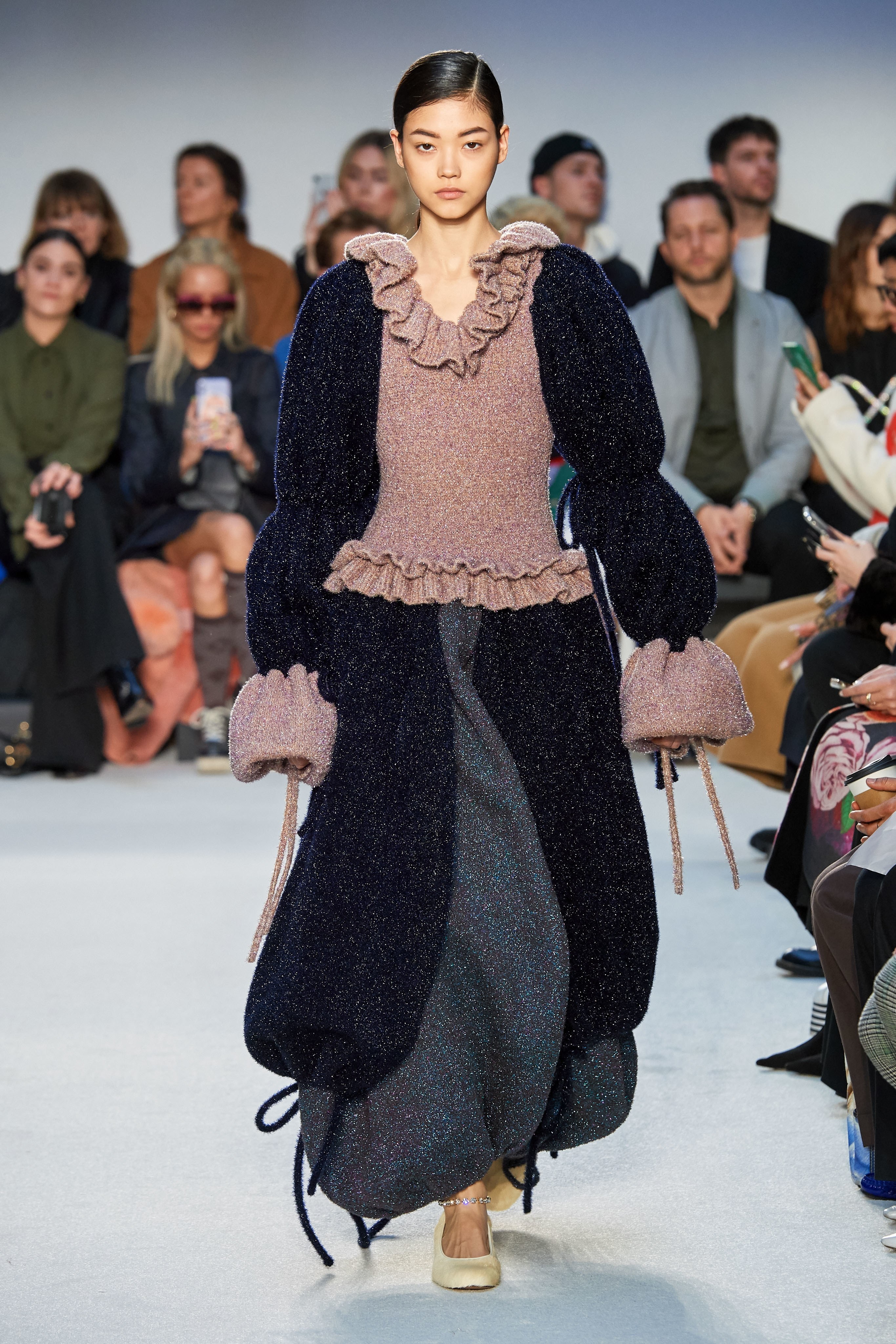 kendall jenner mac ho anh 31