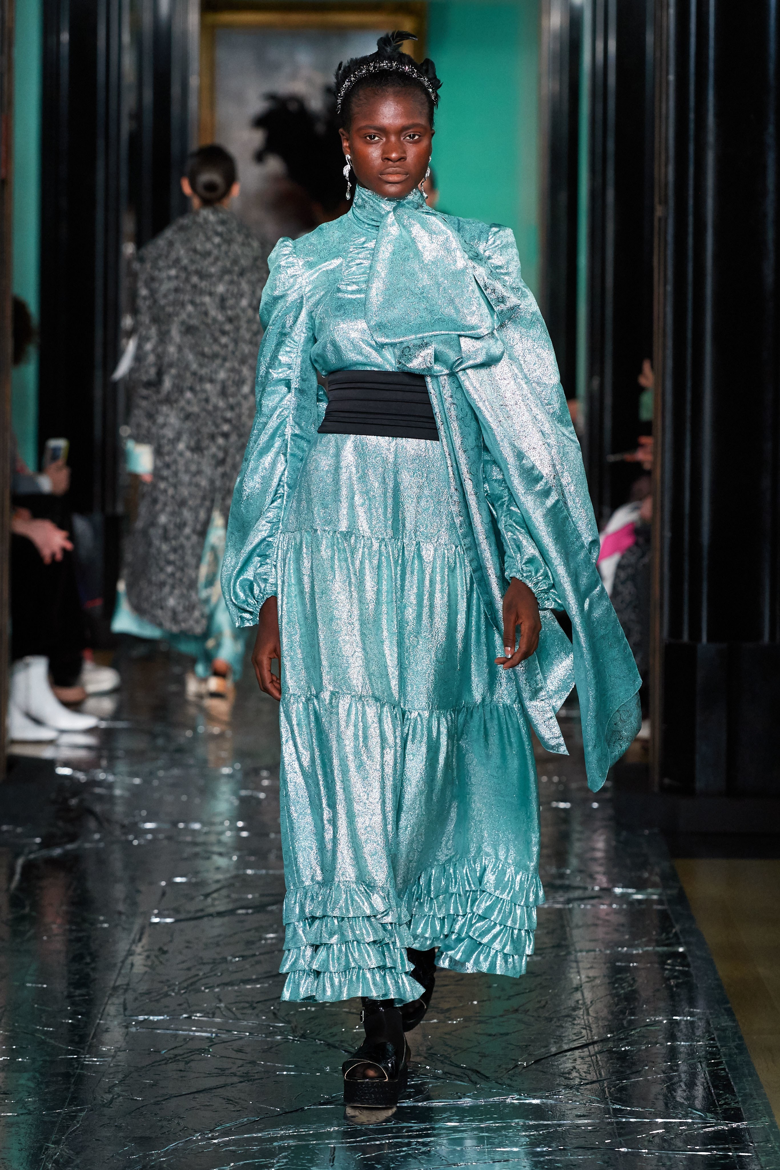 kendall jenner mac ho anh 37