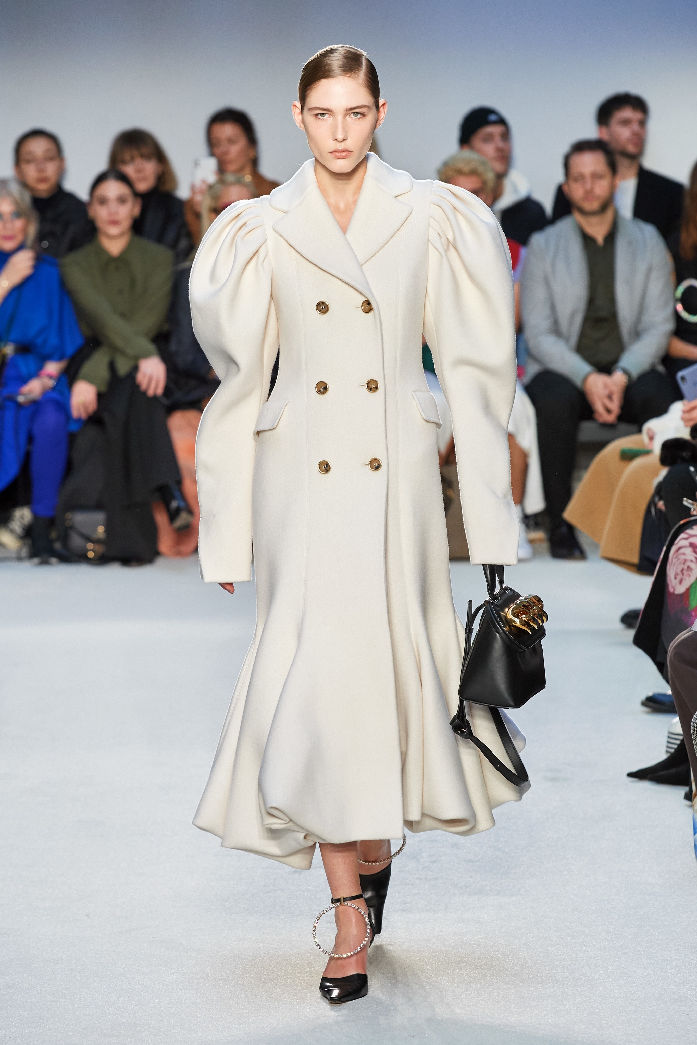 kendall jenner mac ho anh 27