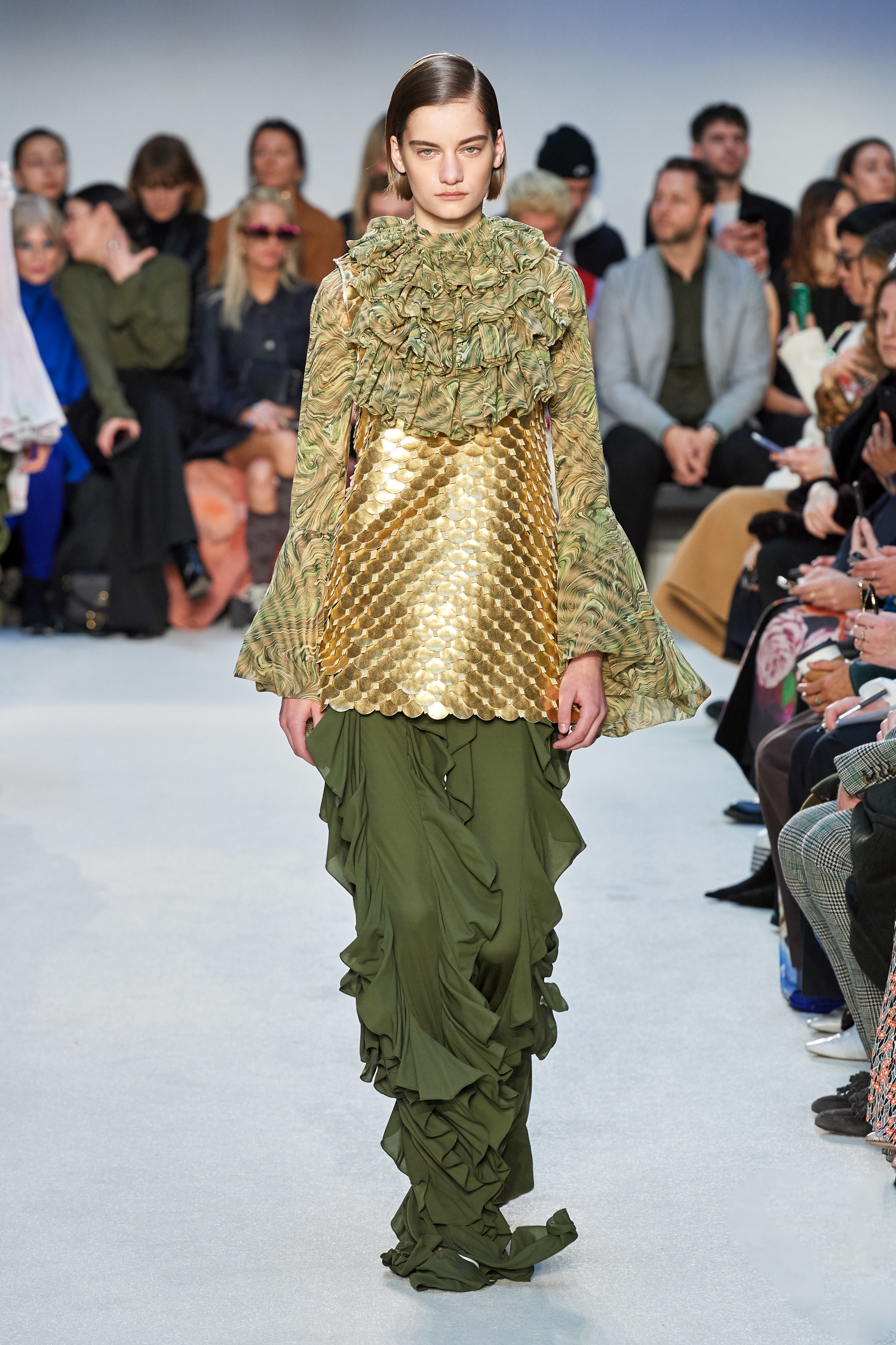 kendall jenner mac ho anh 32