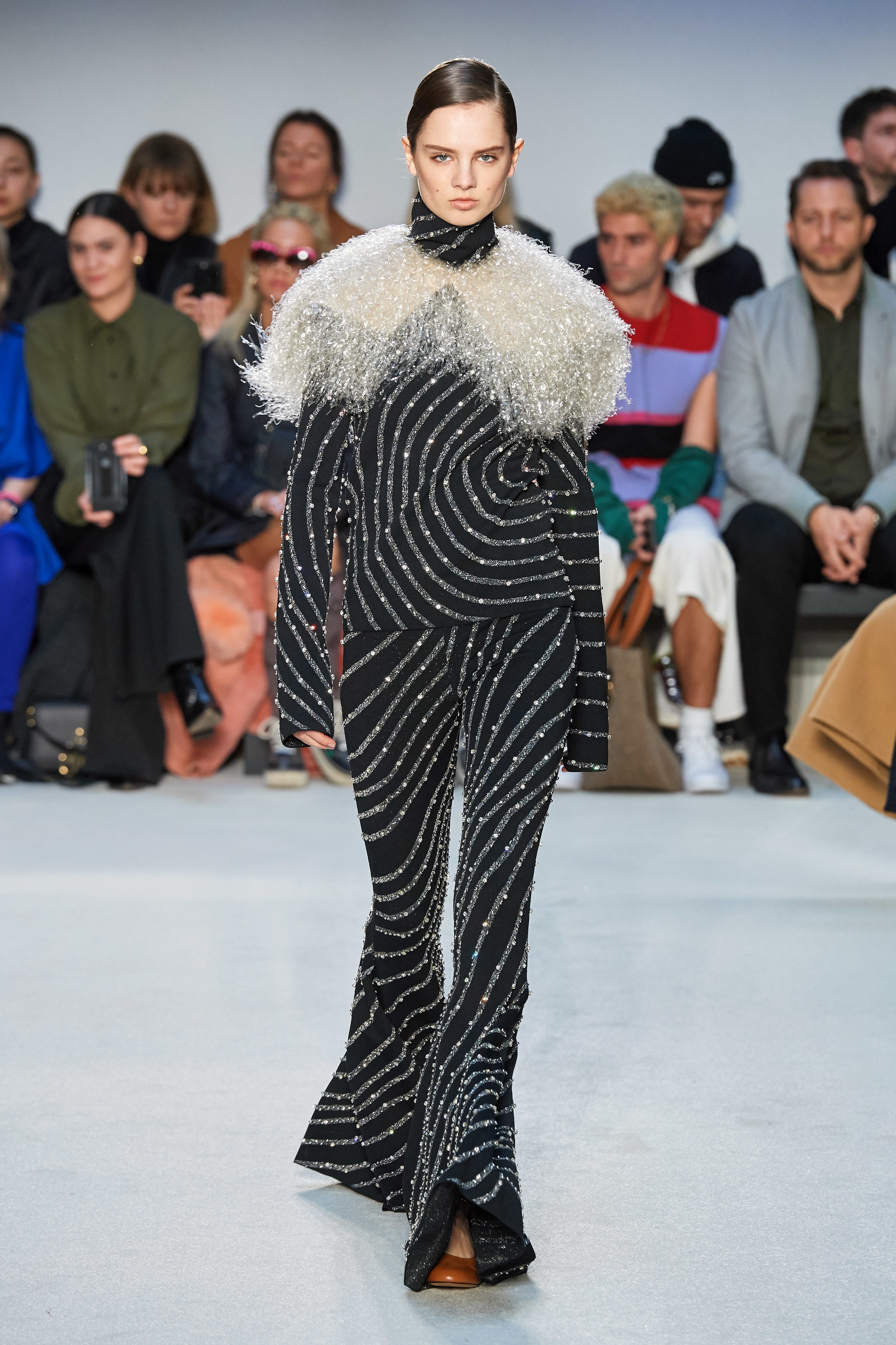 kendall jenner mac ho anh 25