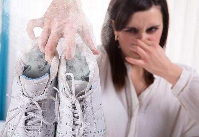 Danh bay mui giay hoi tai nha chi trong mot phut hinh anh