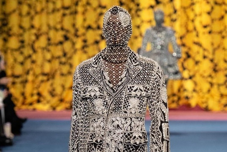 Mau bit kin mat len san dien London Fashion Week hinh anh