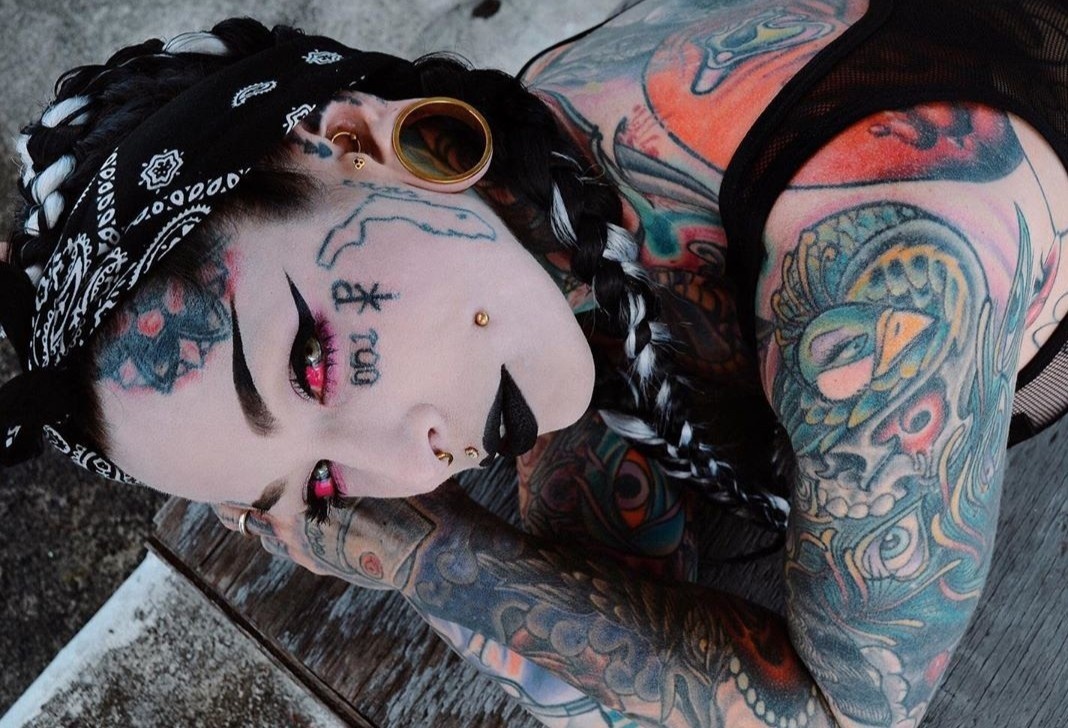 Ba me 3 con xam nhan cau thanh mau hong hinh anh