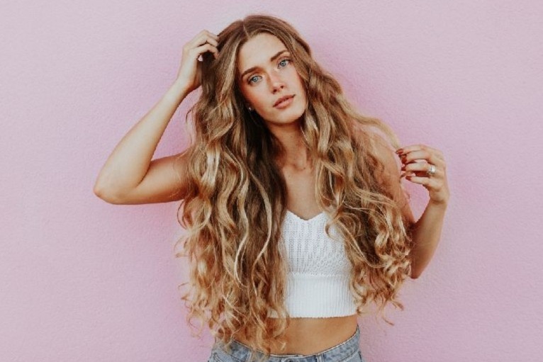 Tri gau chi bang trung va dua chuot ngay tai nha hinh anh