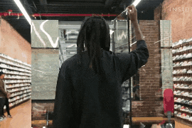 'Disneyland' ban toan giay hiem, co doi gia hon 40.000 USD hinh anh