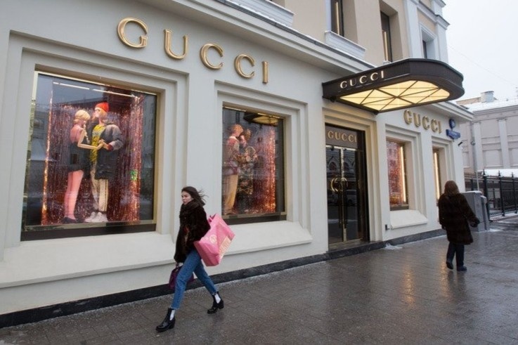 Nganh thoi trang chau Au dieu dung vi dich benh hinh anh