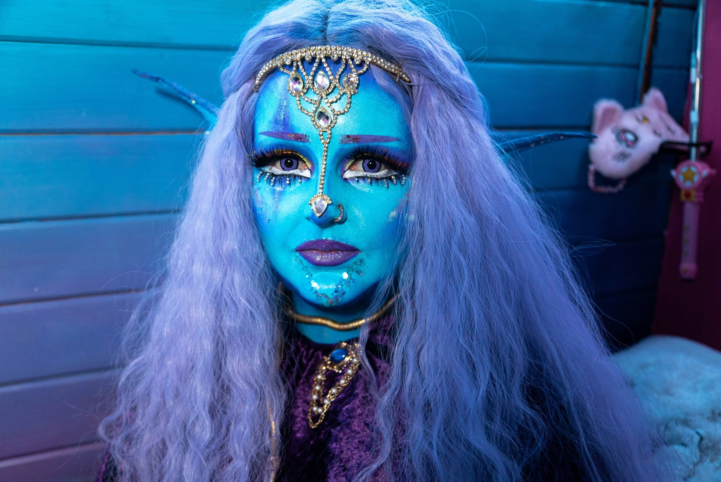 9X me nhuom da xanh, muon tro thanh nguoi ngoai hanh tinh hinh anh