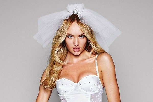 Trang diem co dau thay doi the nao qua 100 nam? hinh anh