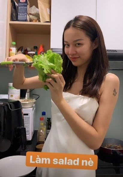 sao viet lam gi o nha anh 4