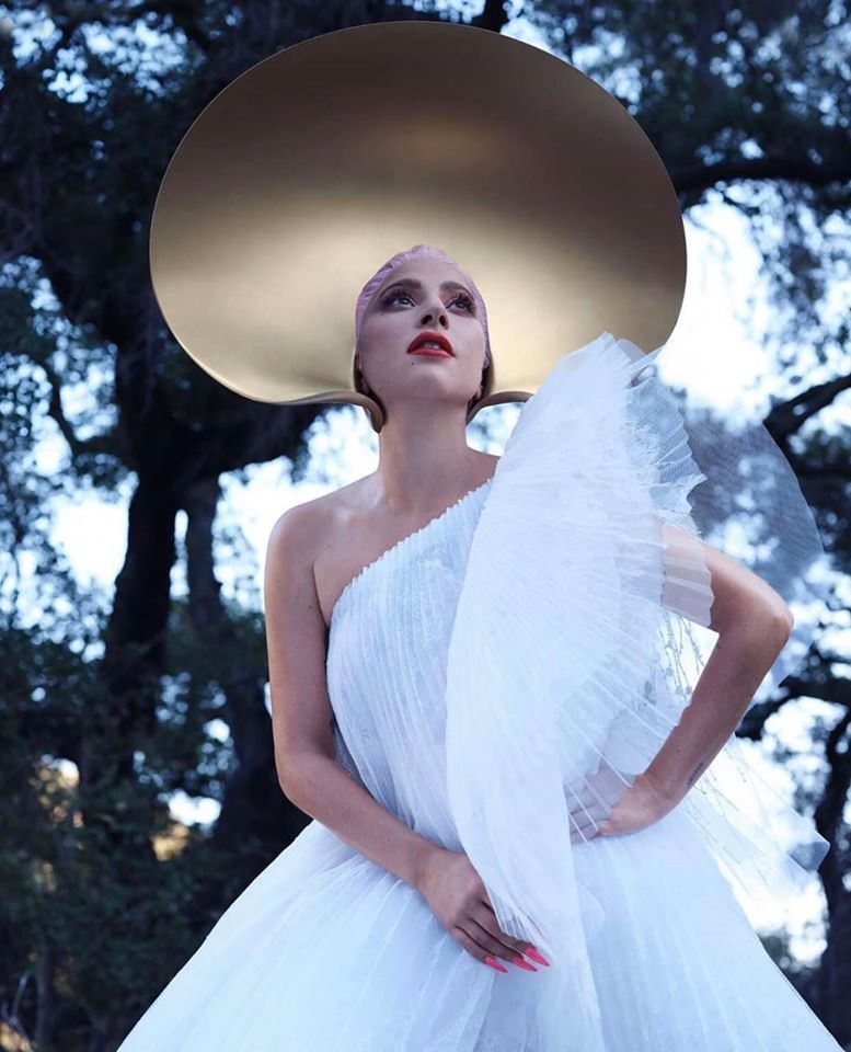 lady gaga được bế ảnh 4 lady gaga duoc be anh 4