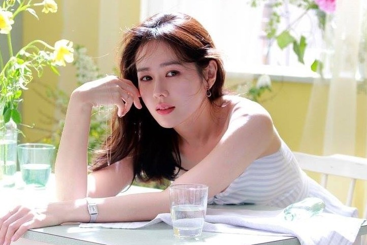 10 giay ngam thia giup da ban bot nhan, trong tre hon tuoi that hinh anh