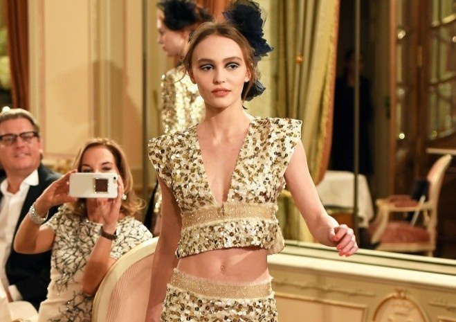 Lily-Rose Depp chia tay anh 5