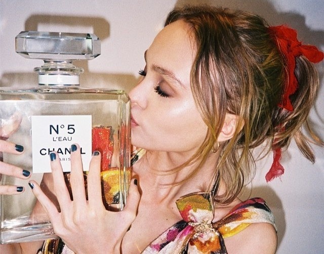 Lily-Rose Depp chia tay anh 4