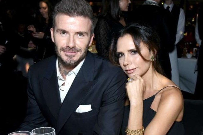 Victoria Beckham bi kien vi bat nhan vien lam viec den hong tay hinh anh