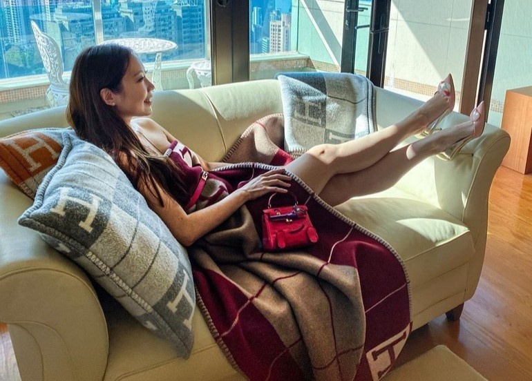 trao luu quan chan anh 2