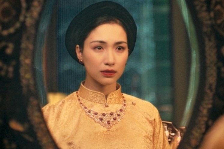 Hoa Minzy mat ca nam chuan bi trang phuc de thanh Nam Phuong hoang hau hinh anh