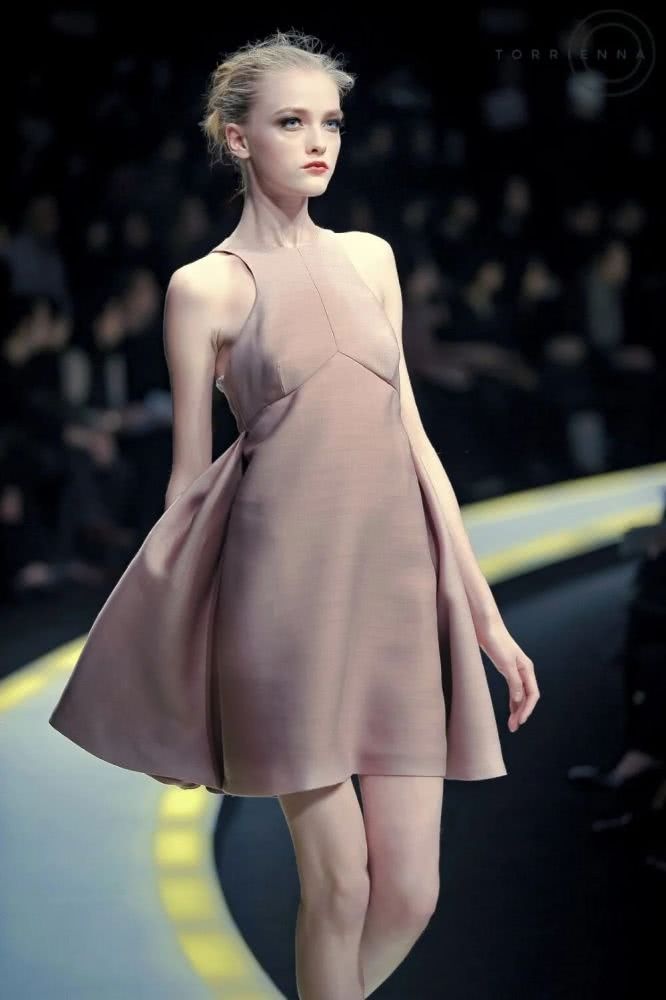 nguoi mau dep nhu thien than anh 20