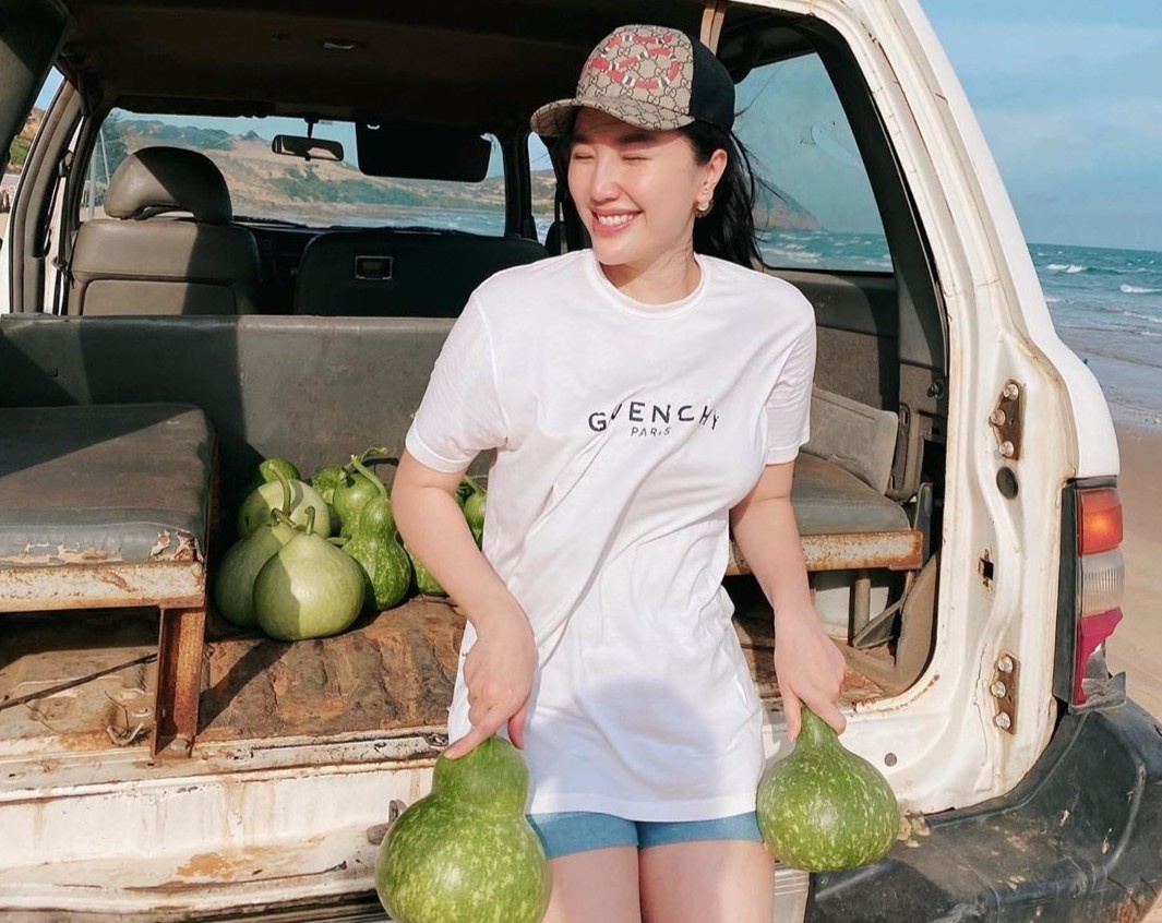 Bao Thy mac do hieu anh 2