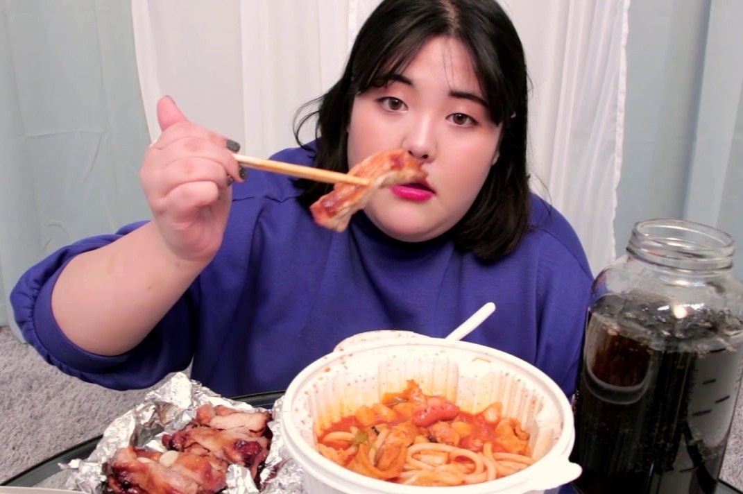 An qua nhieu se khien da den sam, nhan nhu nguoi gia hinh anh