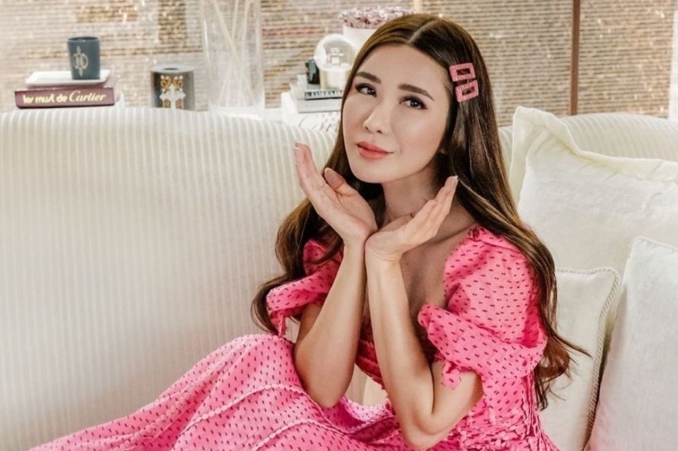 Nu dai gia Singapore chi gan 8.000 USD cho viec duong da hinh anh