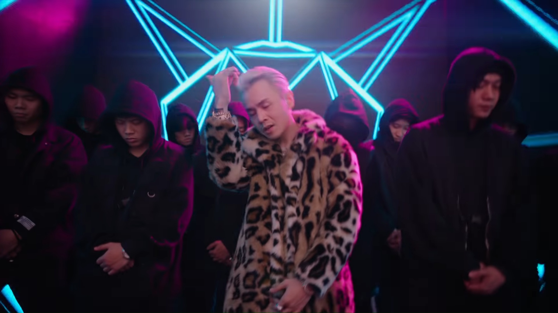 MV moi cua Binz anh 8