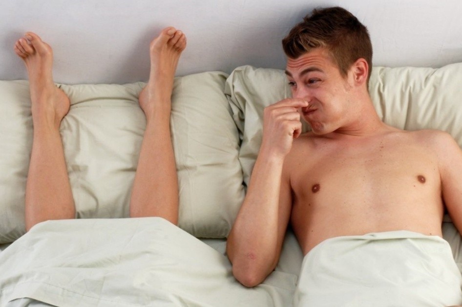 10 cach danh bay mui hoi chan tai nha hinh anh