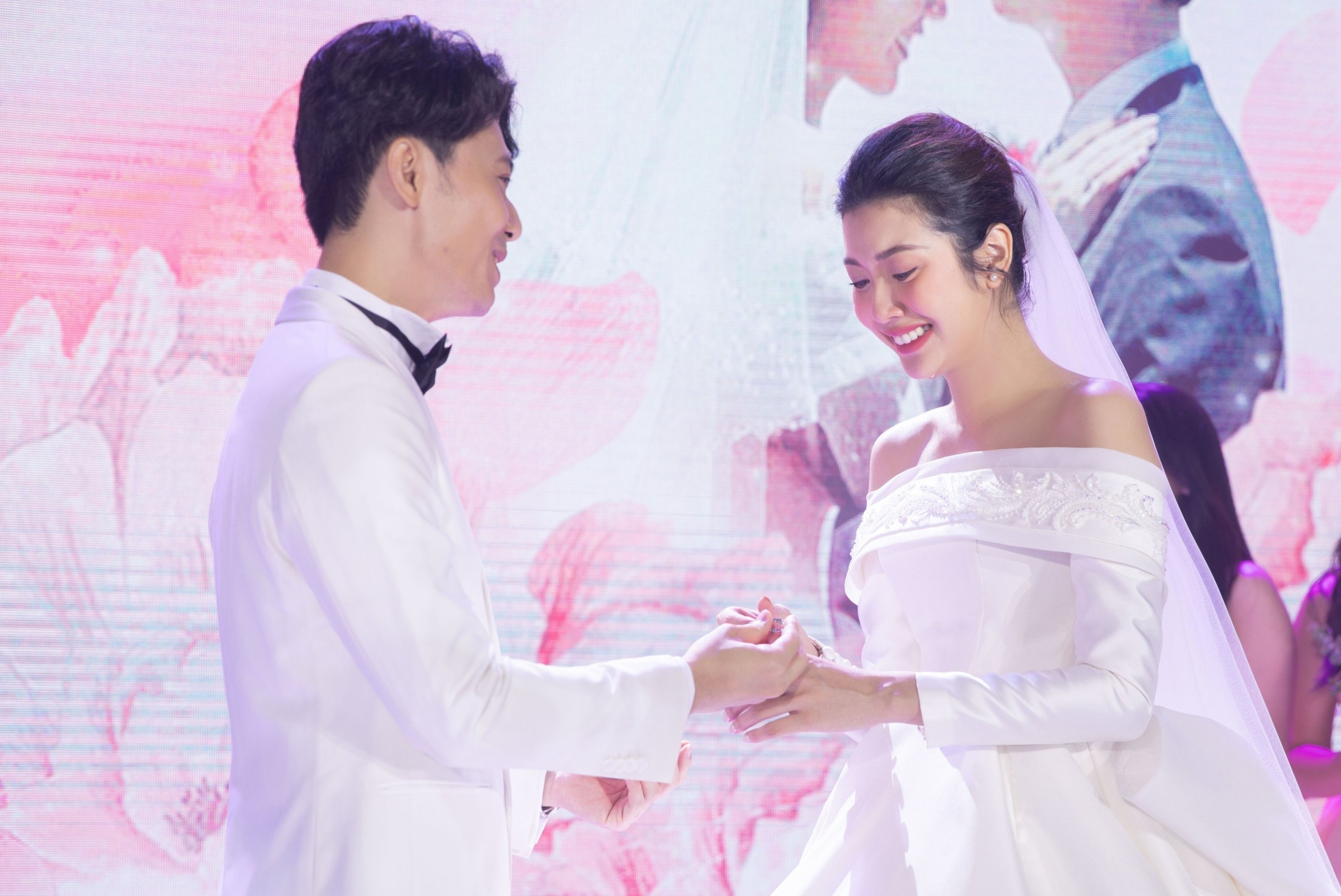 Chong A hau Thuy Van bi mat gui thong diep cho vo qua vay cuoi hinh anh