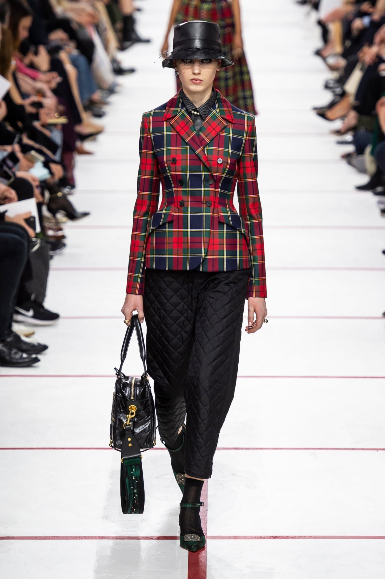 xu huong thoi trang 2020 anh 24