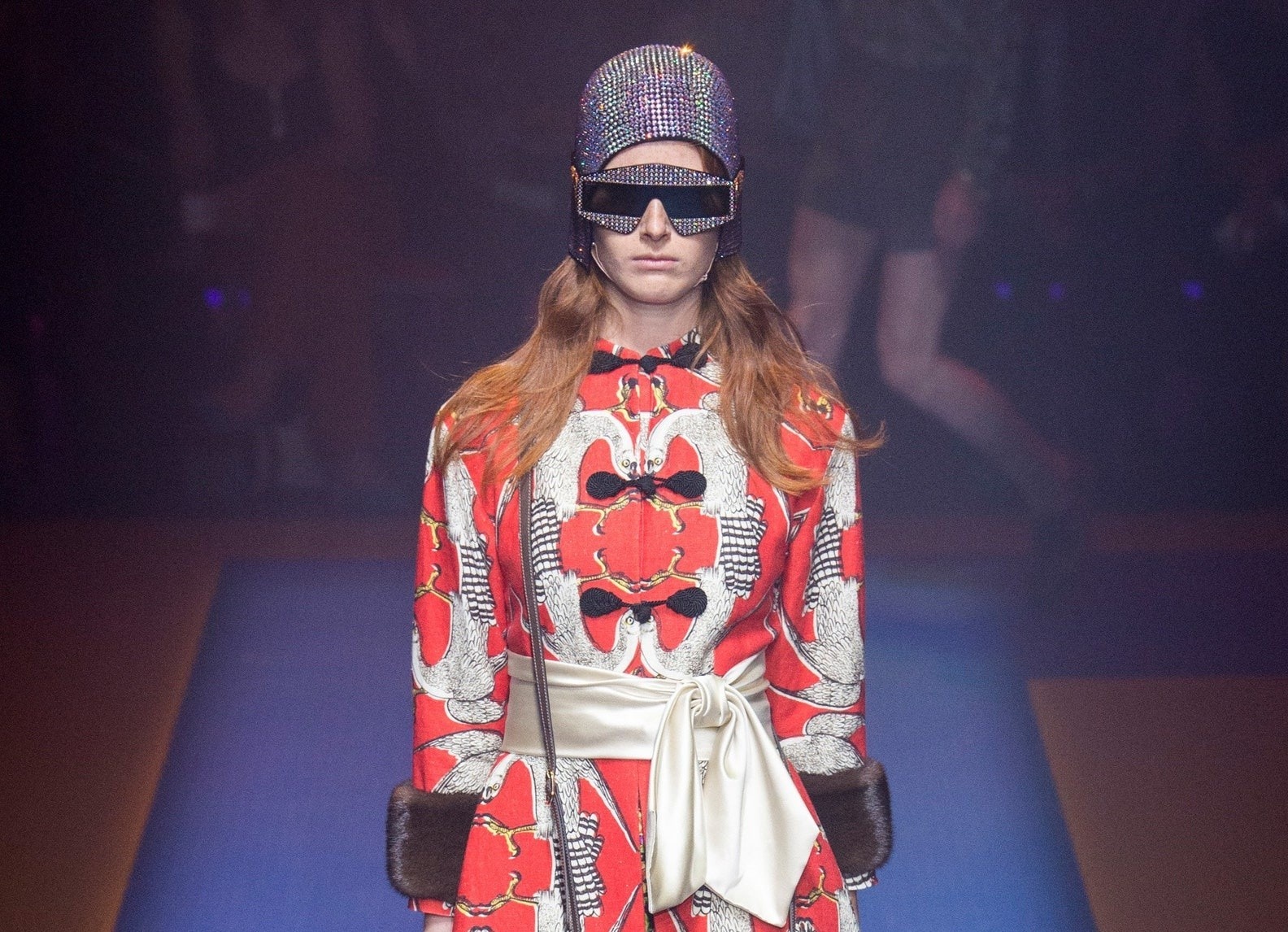 Gucci, Louis Vuitton da lam gi de bay to nguong mo voi NTK Nhat Ban? hinh anh