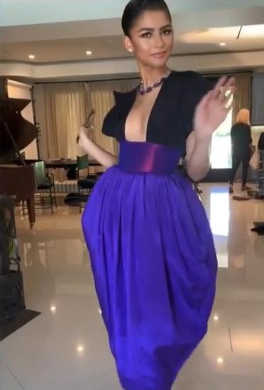 le trao giai emmy anh 4