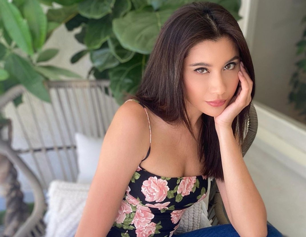 sao nu co co bung anh 1