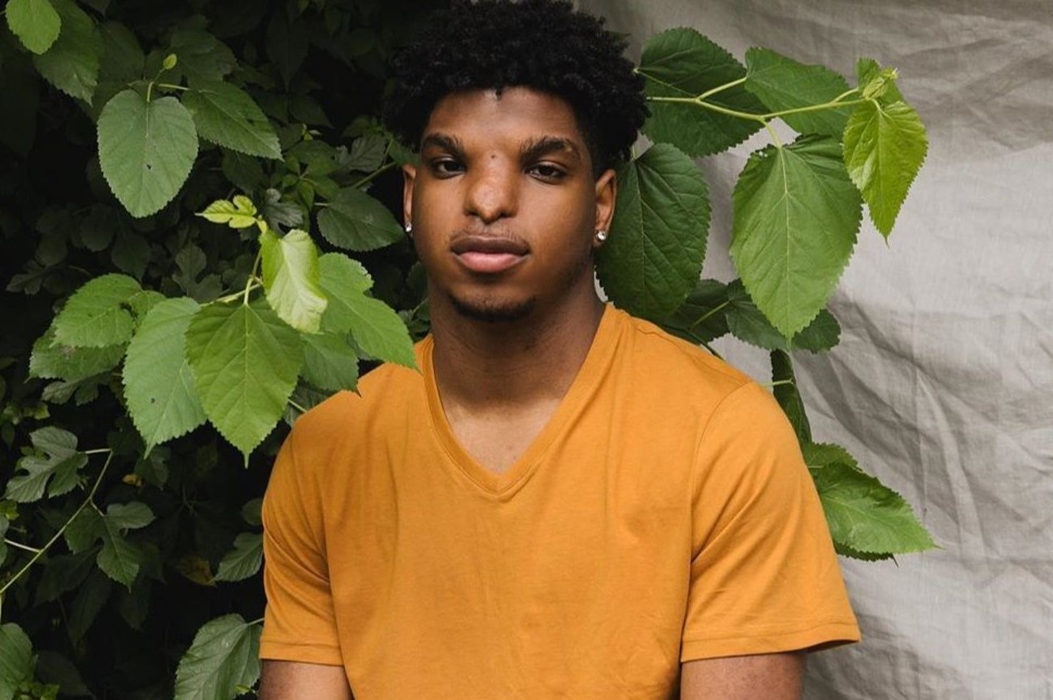 Chang trai bi di tat mui tro thanh nguoi mau hinh anh