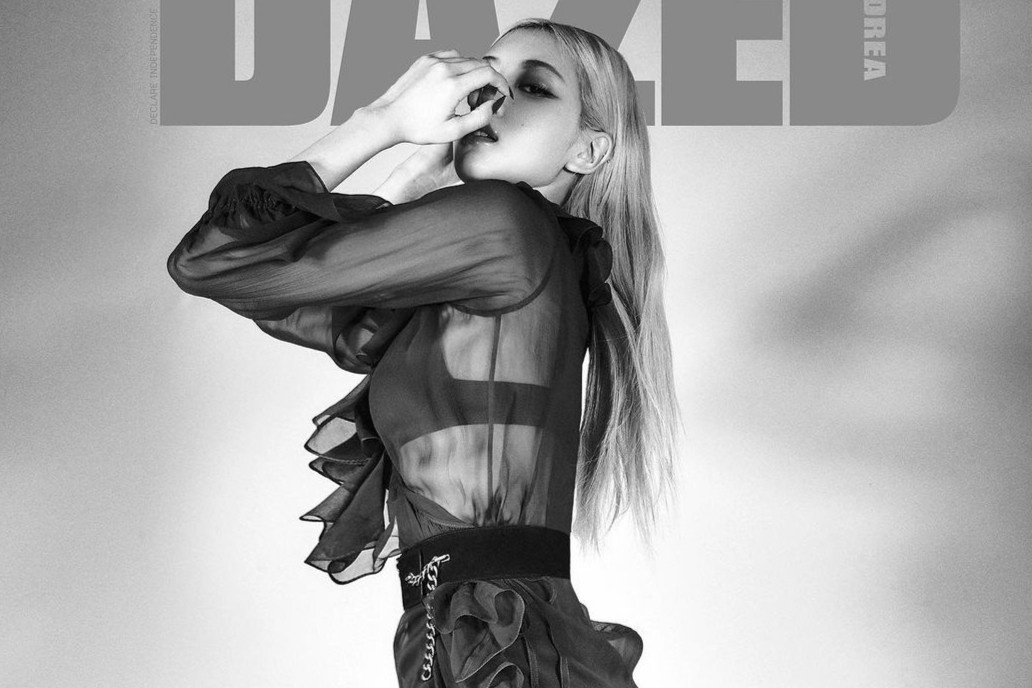 Rose lan dau mac vay lo noi y len bia tap chi hinh anh