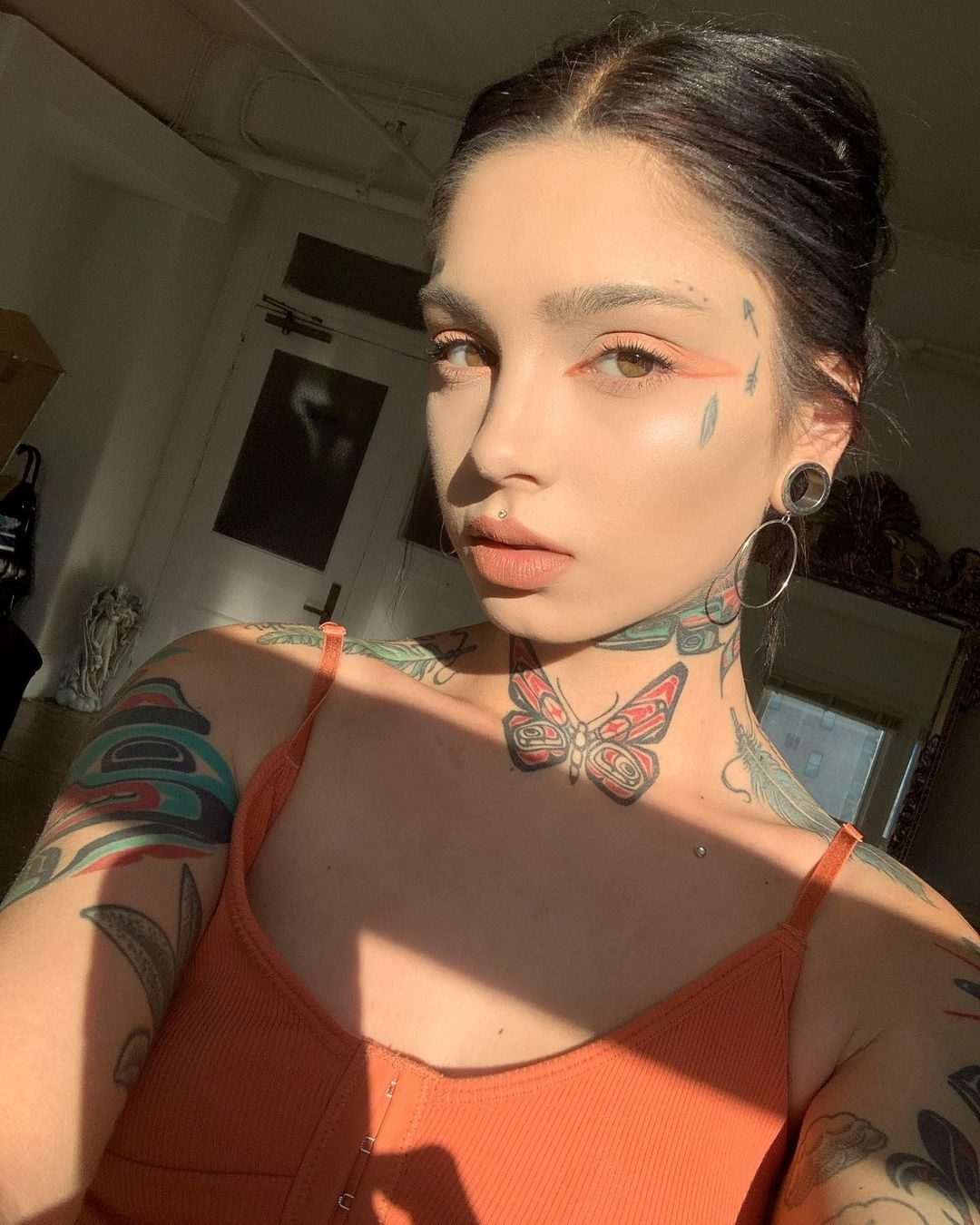 nguoi mau xam hinh anh 2