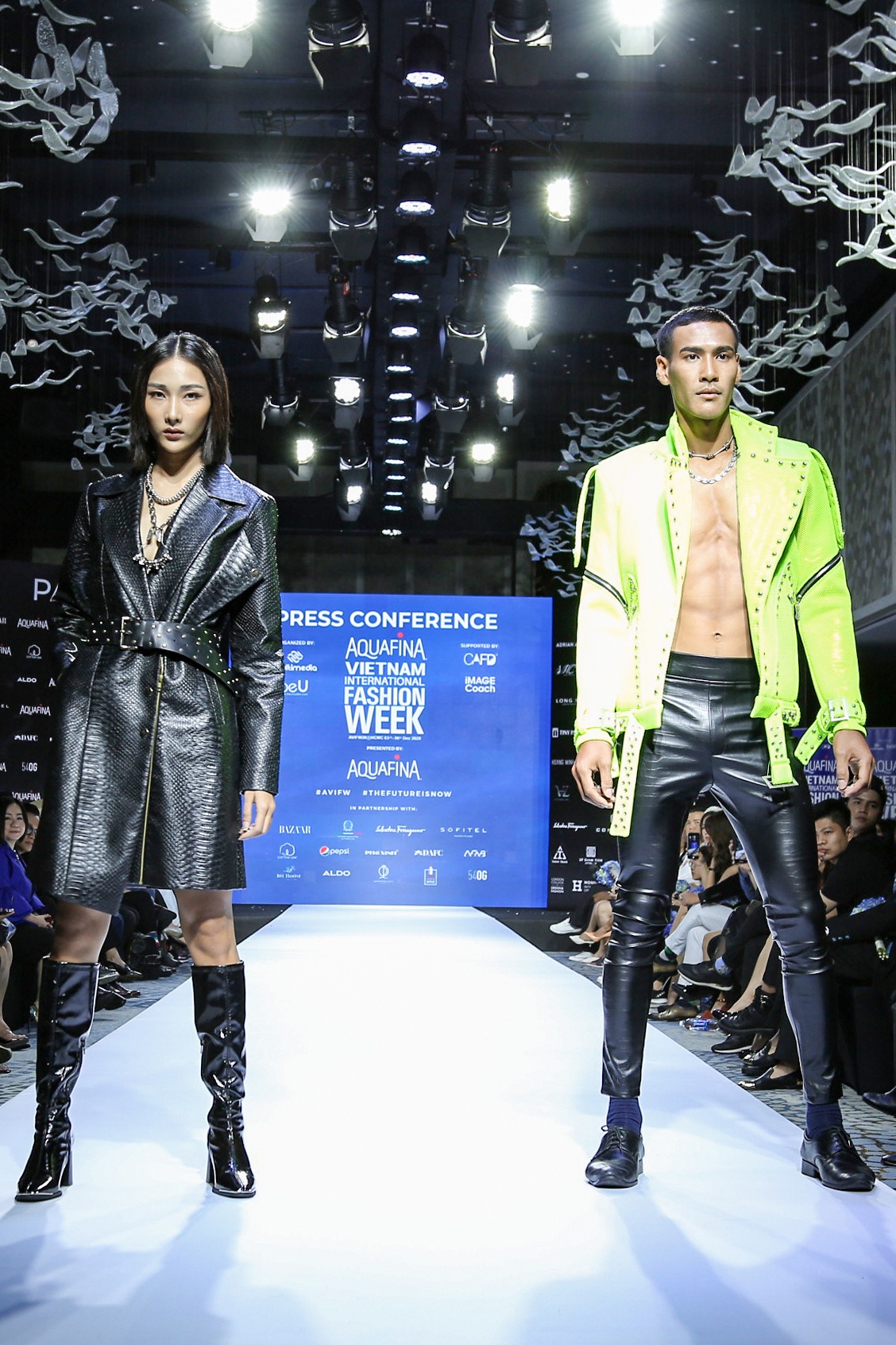 nhung nha thiet ke du tuan le thoi trang viet nam anh 11