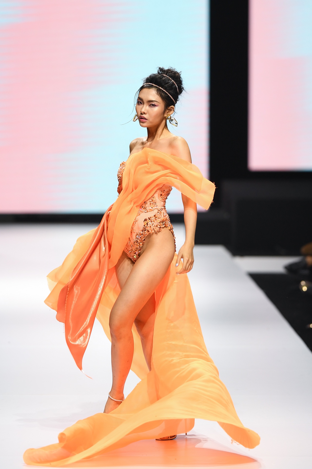 NTK Hoang Minh Ha anh 2