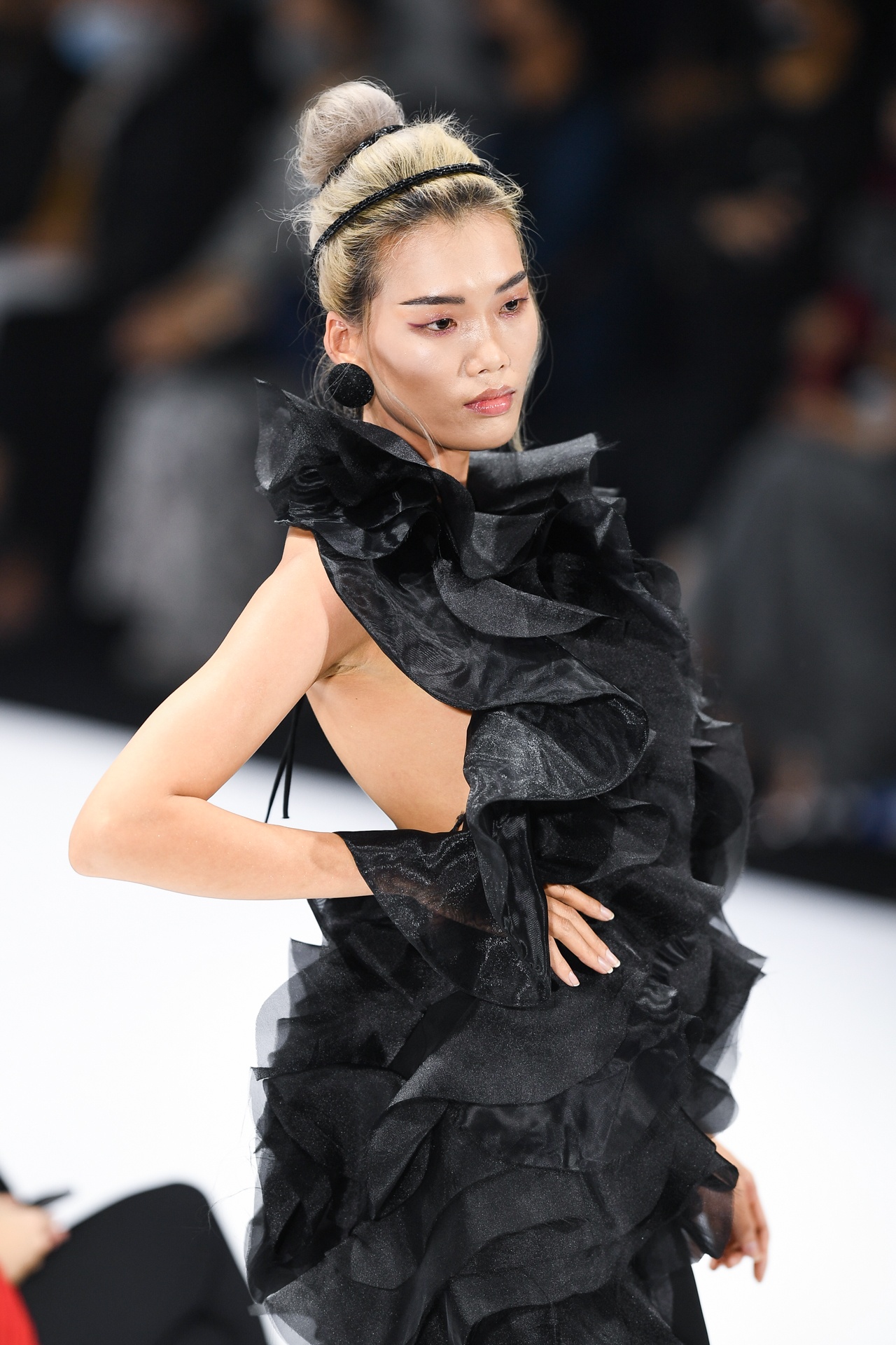 NTK Hoang Minh Ha anh 19