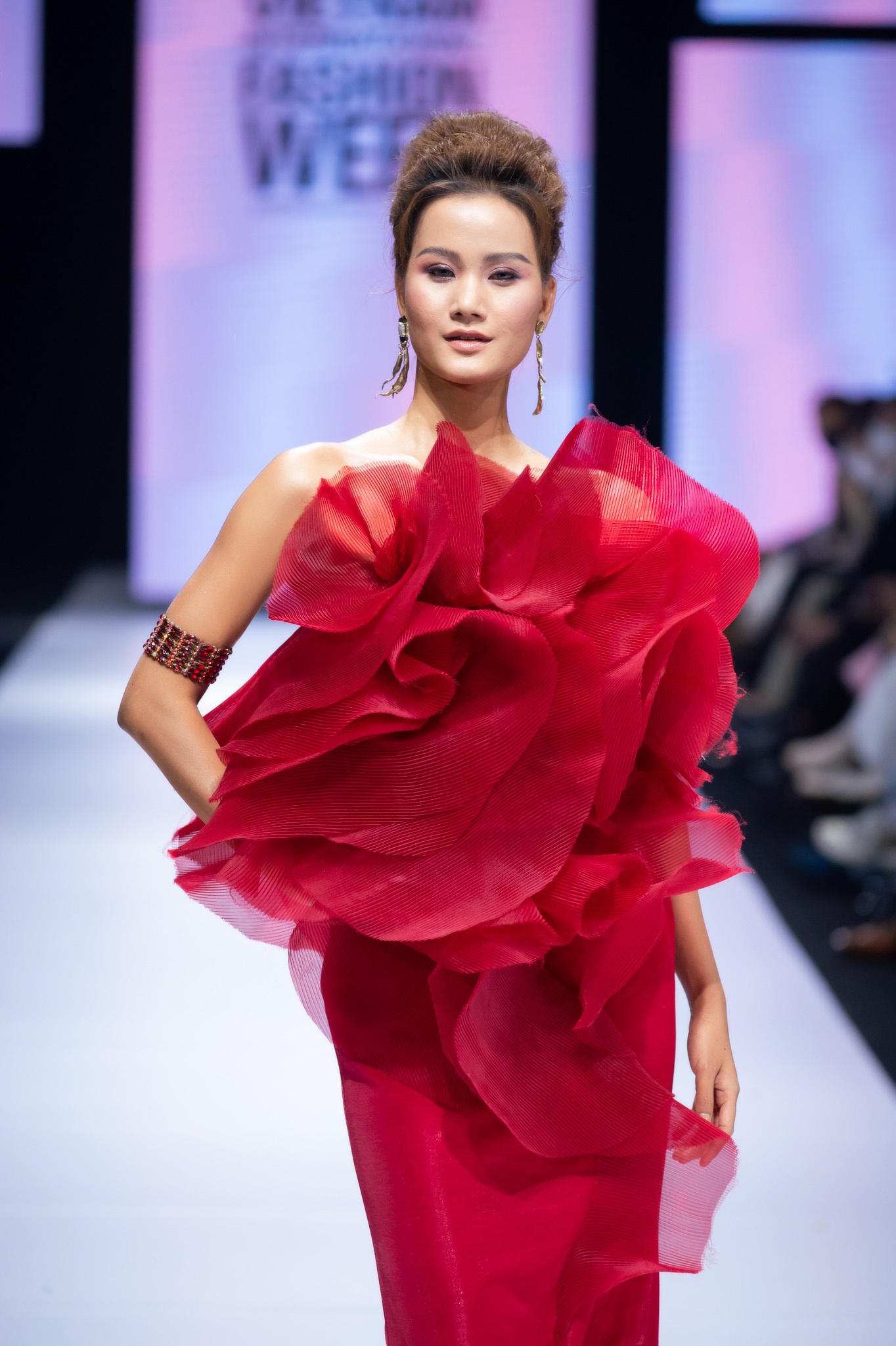 NTK Hoang Minh Ha anh 5