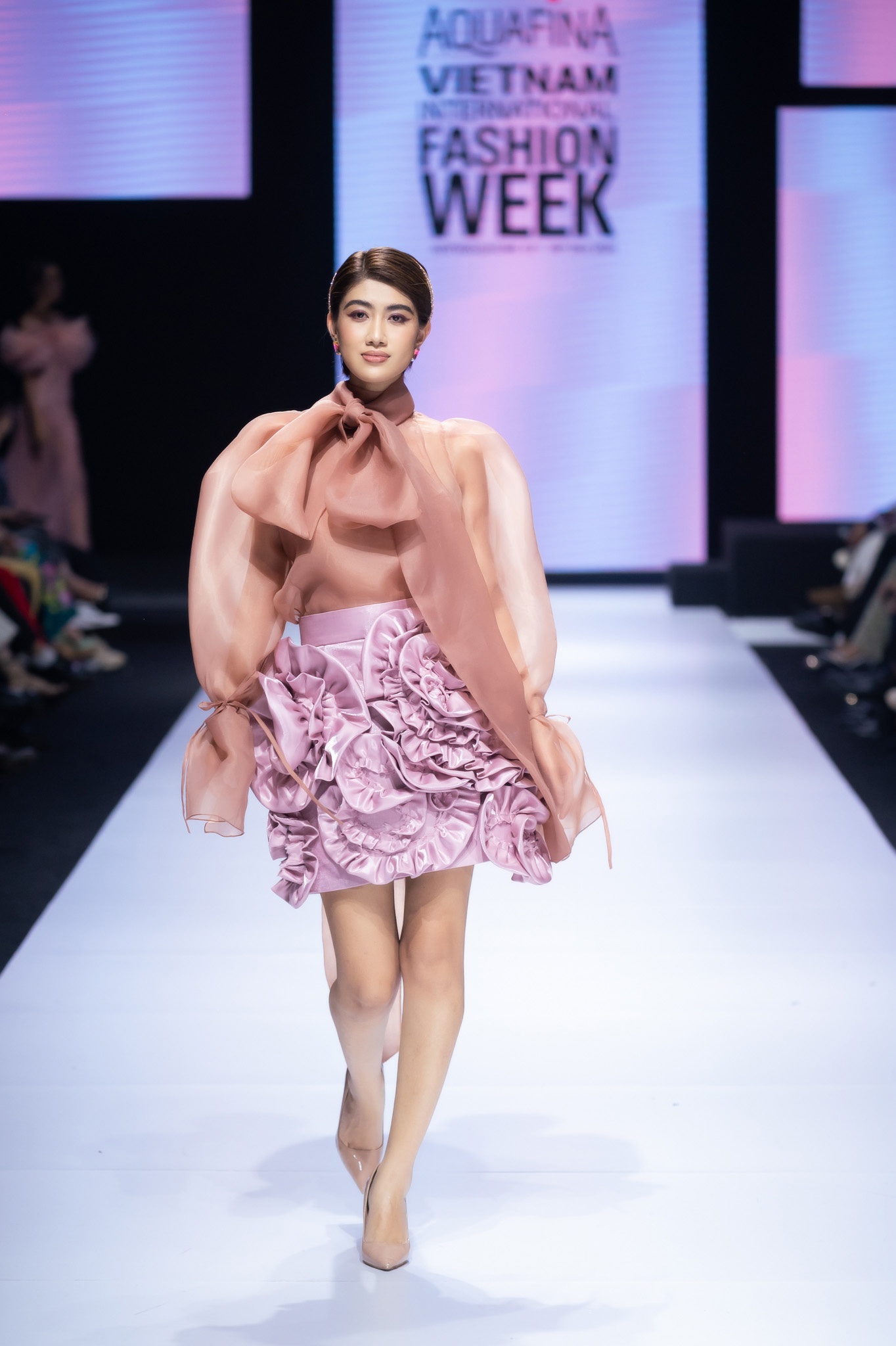 NTK Hoang Minh Ha anh 7