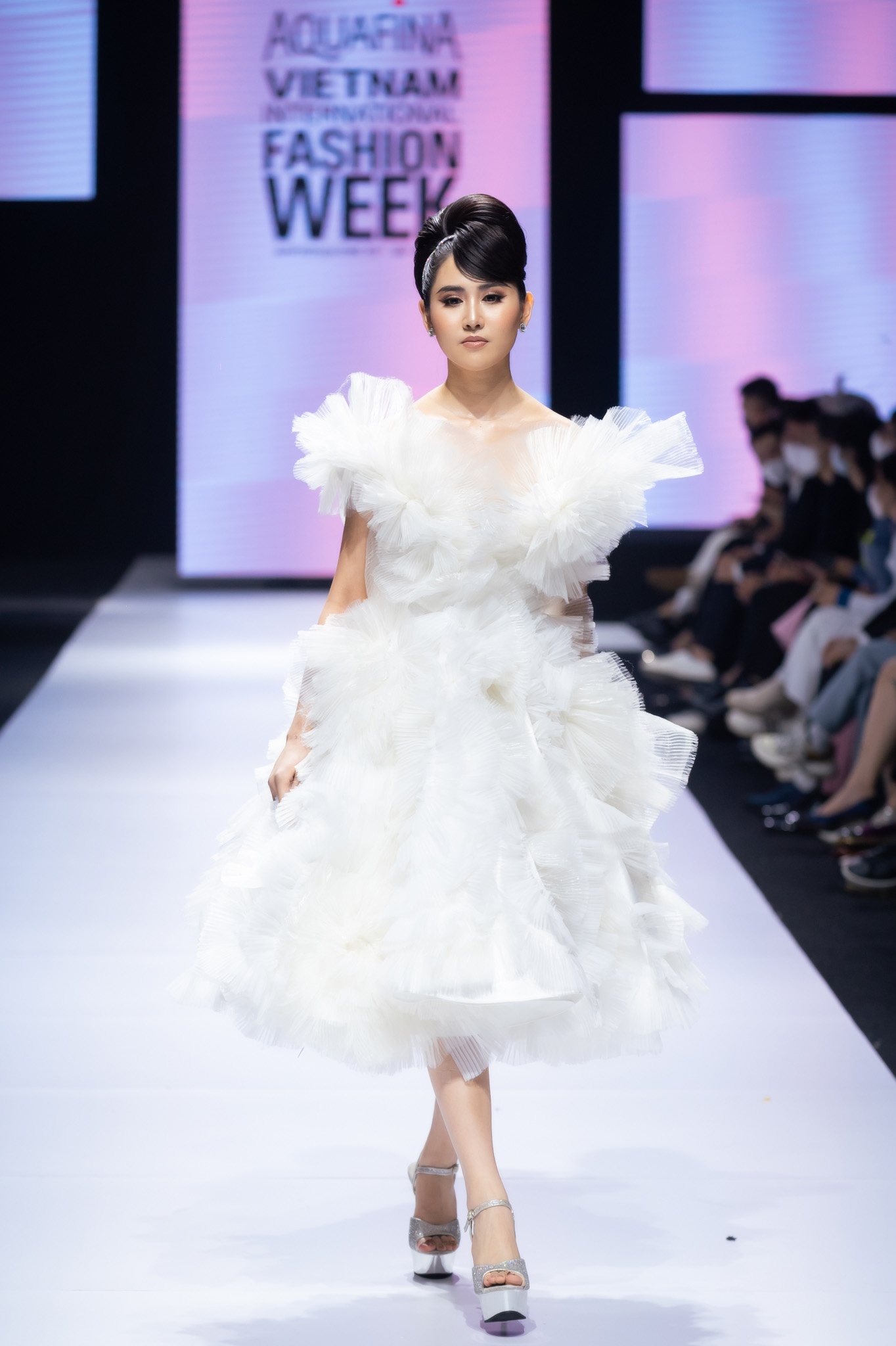 NTK Hoang Minh Ha anh 11