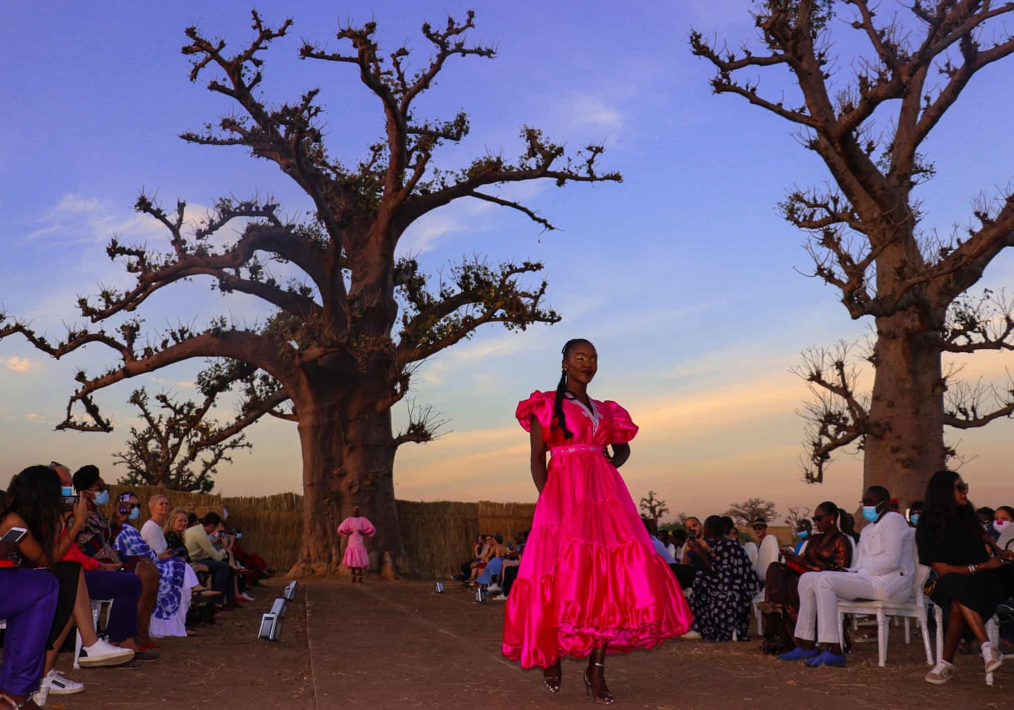 tuan le thoi trang trong rung anh 2