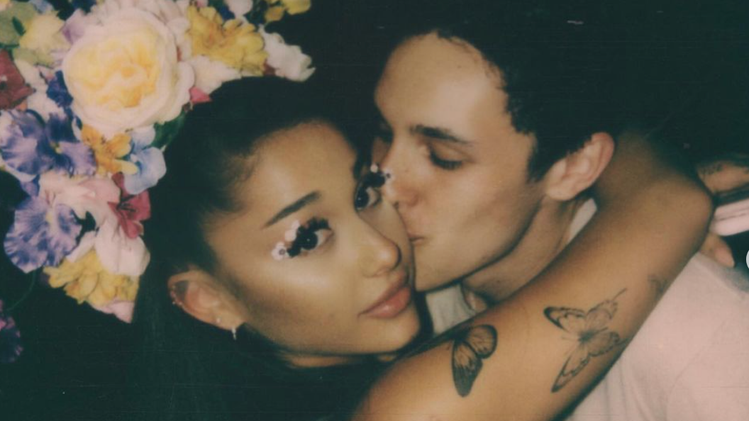 Ariana Grande đính hôn  ảnh 2 Ariana Grande dinh hon anh 2