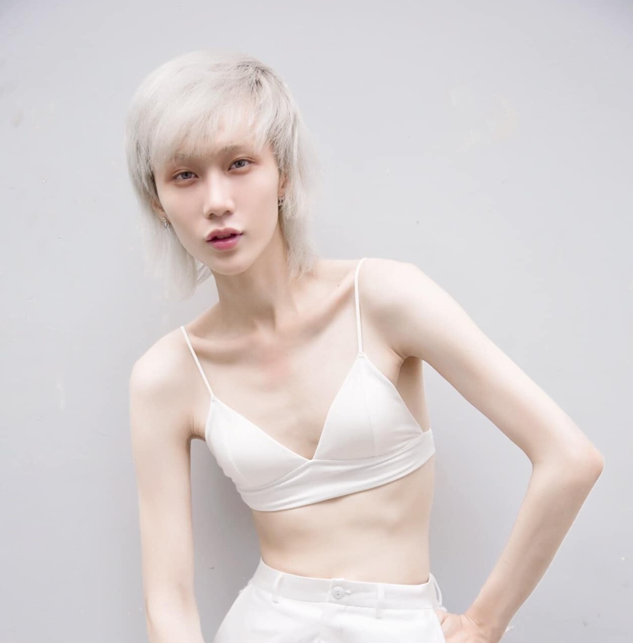 nguoi mau phi gioi tinh anh 1