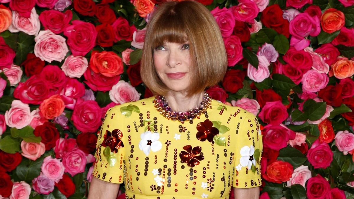 Kamala Harris xuat hien tren Vogue anh 1