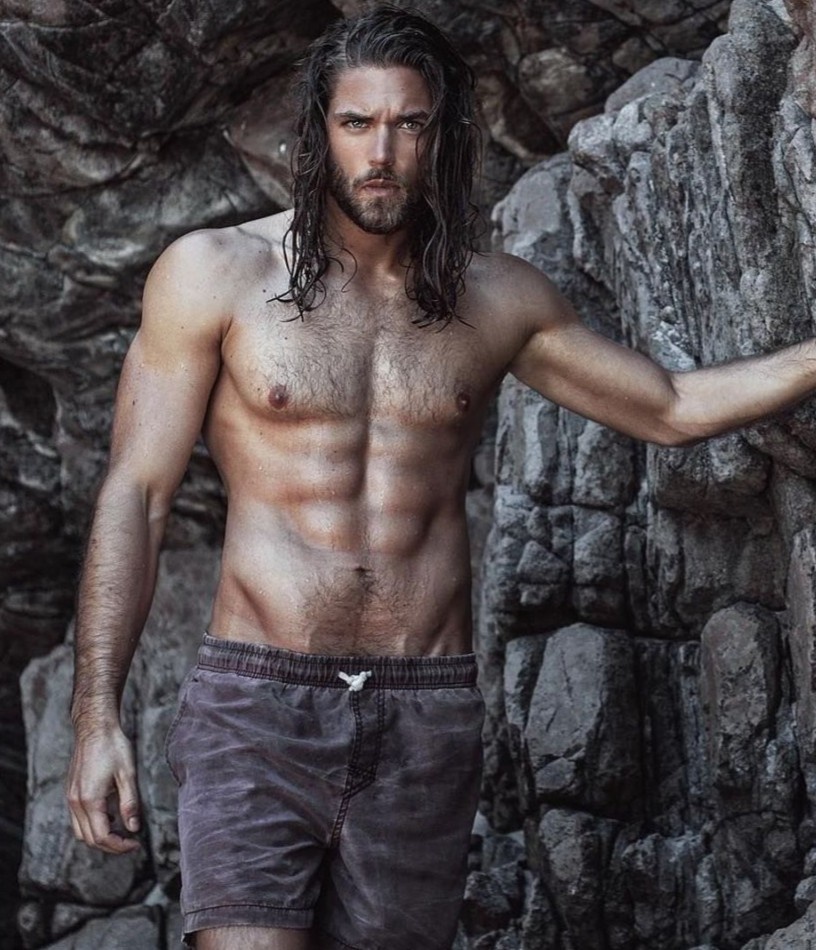 người mẫu để râu quyến rũ ảnh 2 nguoi mau de rau quyen ru anh 2