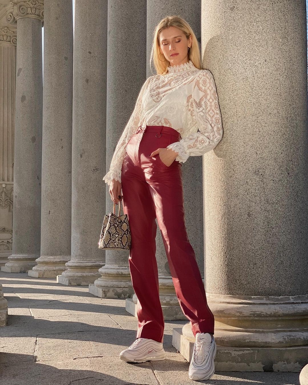 ban gai cau thu anh 4