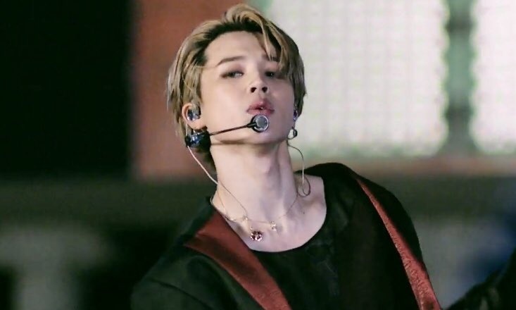 ao Jimin ban dau gia anh 1