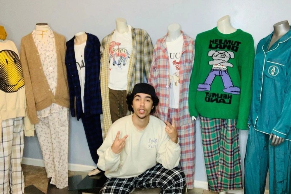 Chang trai thang dau gia 7 bo trang phuc cua BTS hinh anh